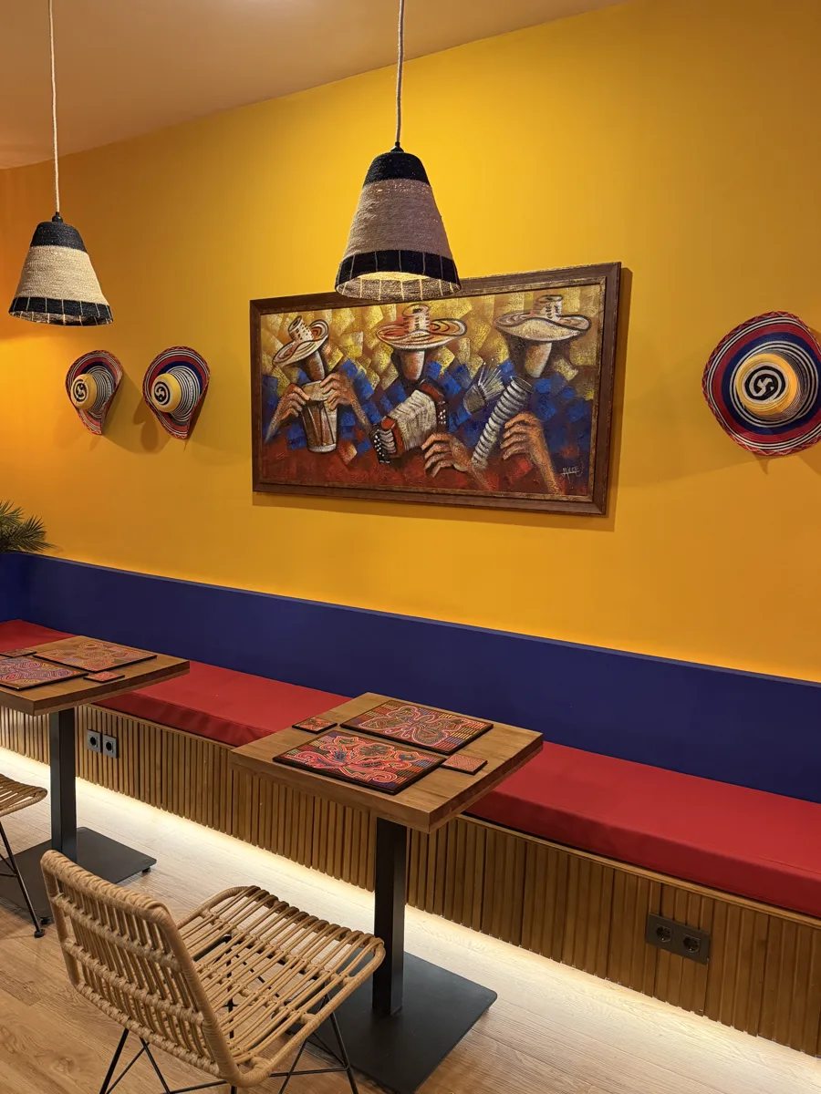 Interior de Tequendama Moments